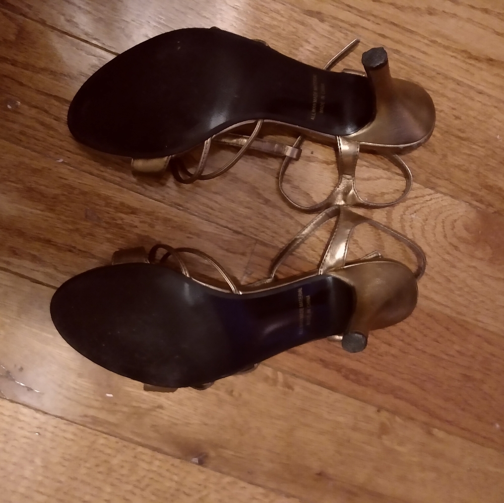 Heels - Picture 2 of 3